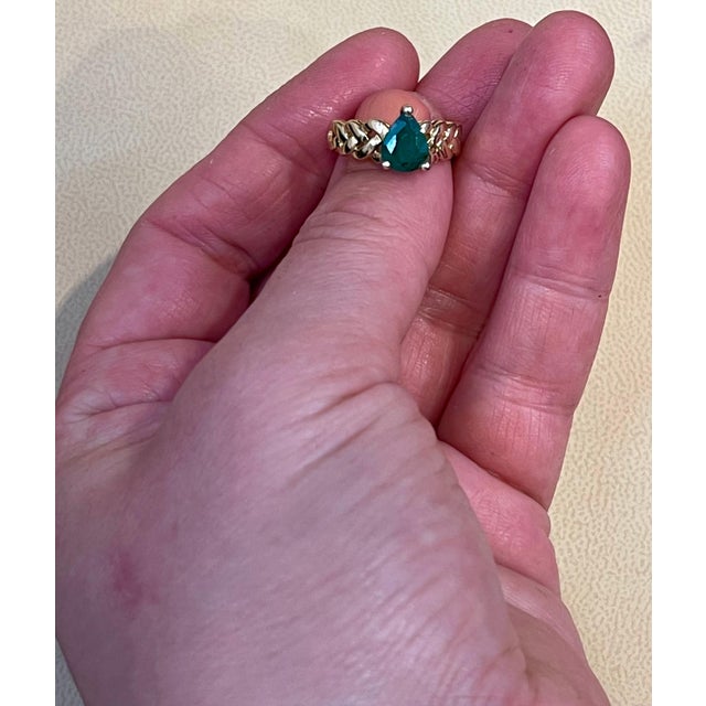 Metal 1.42 Carat Pear Cut Natural Emerald Ring 14 Karat Yellow Gold For Sale - Image 7 of 8