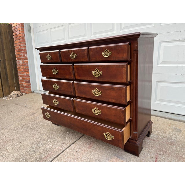 Brown 10-Drawer Georgian Style Banded Mahogany Chest of Drawers For Sale - Image 8 of 12