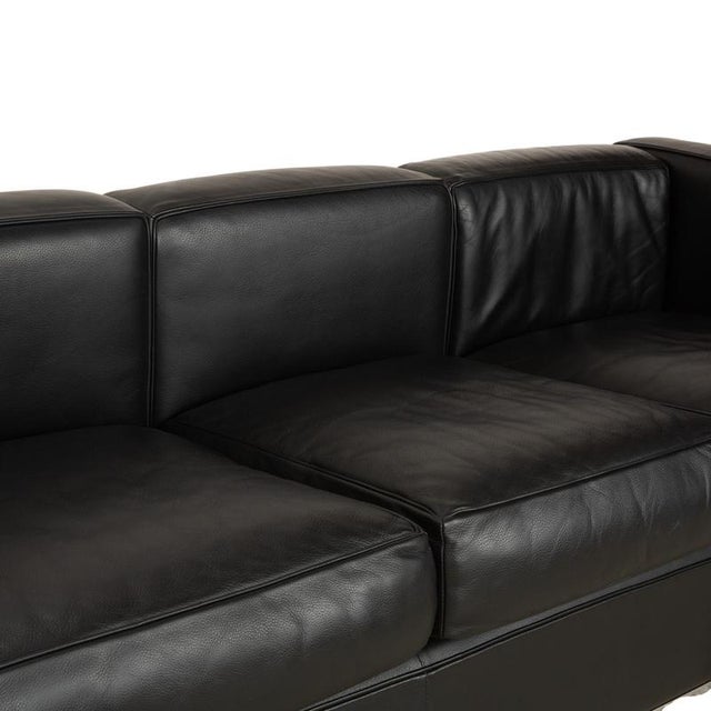 LC 2 3-Seater and 2-Seater Sofas in Black Leather by Le Corbusier for Cassina, Set of 2 For Sale - Image 5 of 18