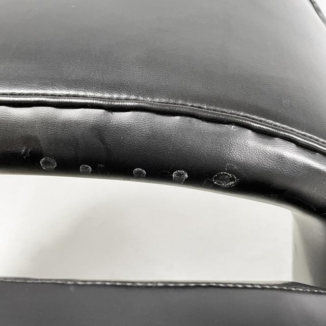 Black Italian Modern Black Leather and Metal Armchairs attributed to Cassina, 1970s, Set of 2 For Sale - Image 8 of 18