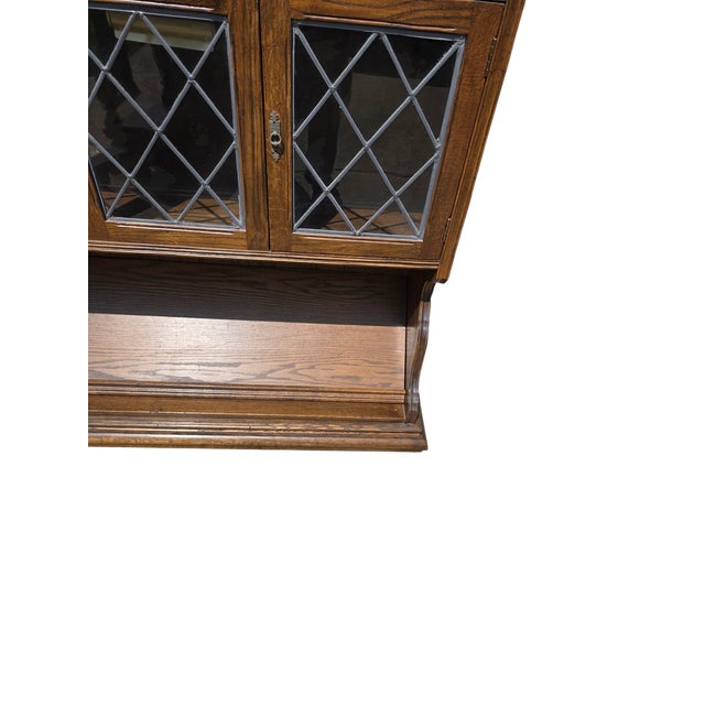 Jacobean 1980s Ethan Allan Charter Oak Jacobean Bookshelf Hutch China Cabinet Display Curio For Sale - Image 3 of 15