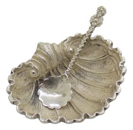 Example of Salt and Pepper Shakers