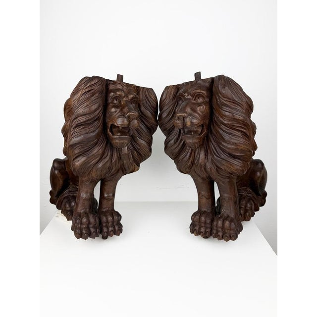 Antique Renaissance Revival Italian Hand-Carved Wooden Lions, 1890s, Set of 2 For Sale - Image 4 of 18