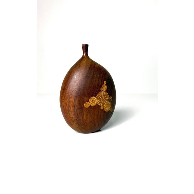 Roger Sloan Mid Century Modern Roger Sloan Turned Walnut Inlaid Weed Pot Twig Vase, Circa 1970s For Sale - Image 4 of 9