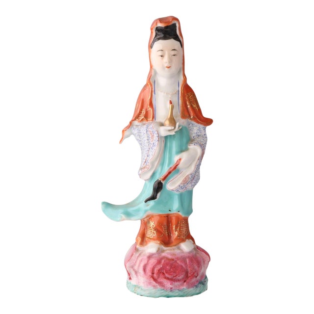 Chinese Porcelain Figurine of Guanyin For Sale
