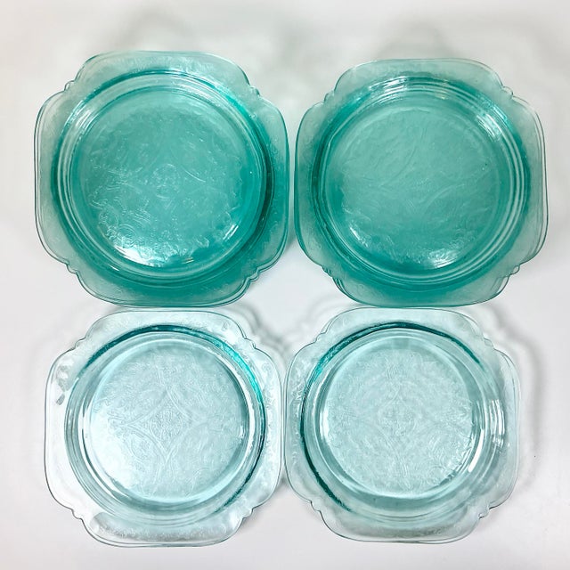 1970s 1970s Vintage Victorian Hollywood Regency Indiana Glass Co. Recollection Dinner Plates - Set of 16 For Sale - Image 5 of 10