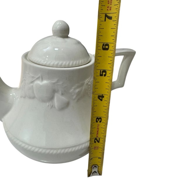 Mid-20th-Century English Pottery Teapot With Embossed Grape Motif For Sale - Image 15 of 16