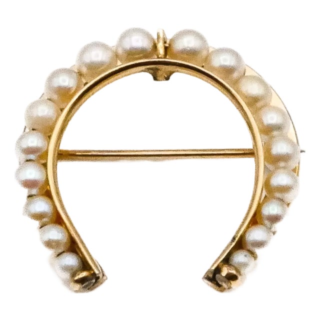 Early 20th Century Vintage 9k Yellow Gold Horseshoe Pearl Brooch For Sale
