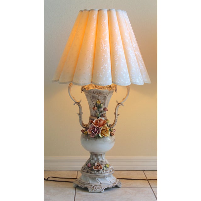 Italian Mid-Century Italian Capodimonte-Style Floral Porcelain Table Lamps – Pair For Sale - Image 3 of 18