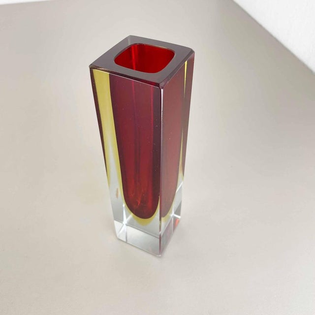 Flavio Poli Large Red Murano Glass Sommerso Cube Vase attributed to Flavio Poli, Italy, 1970s For Sale - Image 4 of 18
