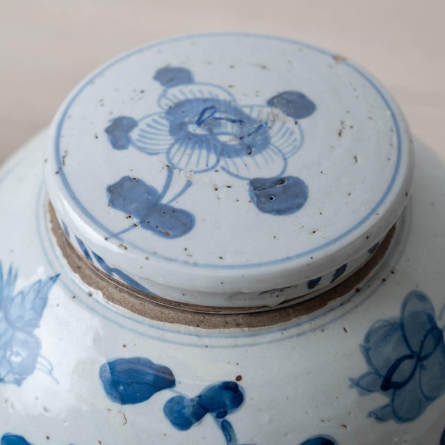 Pair of Chinese Blue and White Porcelain Bird and Peony Jars, 20th Century For Sale In Savannah - Image 6 of 10