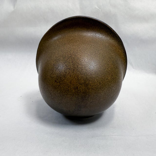 For your consideration, a "Venus" vase designed by Uta Feyl for Rosenthal studio. Pottery made in Germany circa the 1970s....