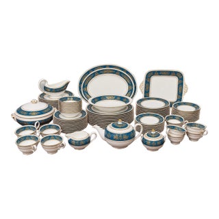 Late 20th Century Wedgwood Columbia Blue Fine Bone China – 12 Place Settings + Serving Collection - 104 pcs For Sale