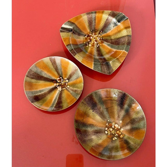 Vintage Copper Enamel Matched Signed Shulman Plates- Set of 3 For Sale In West Palm - Image 6 of 6