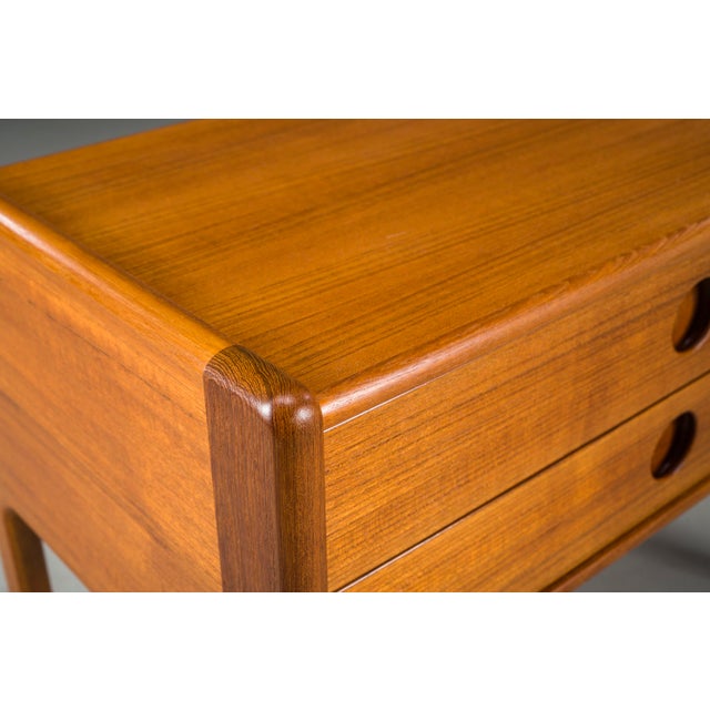 Danish Teak Model VM202 Nightstand attributed to Vildbjerg Møbelfabrik, 1960s For Sale - Image 6 of 13