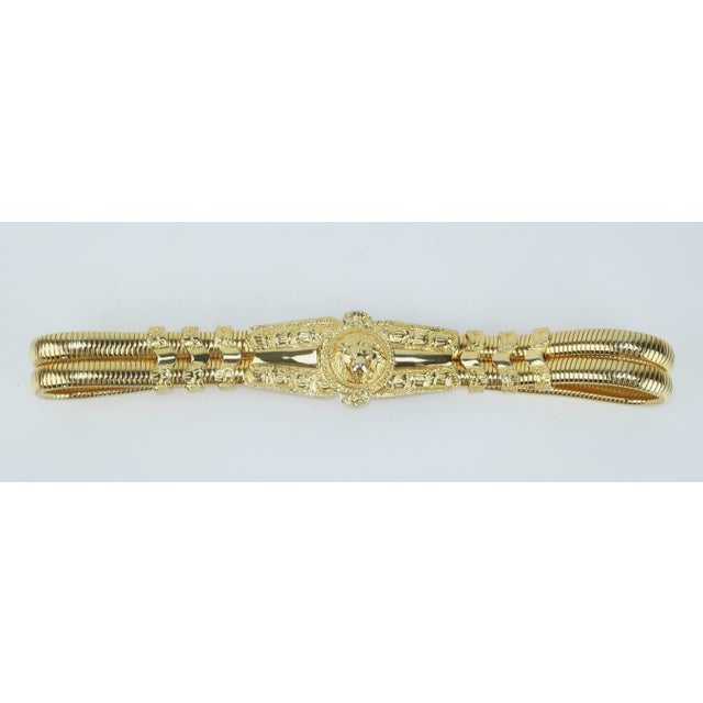 Judith Leiber Gold Lion Medallion Stretch Mesh Belt For Sale In Atlanta - Image 6 of 12