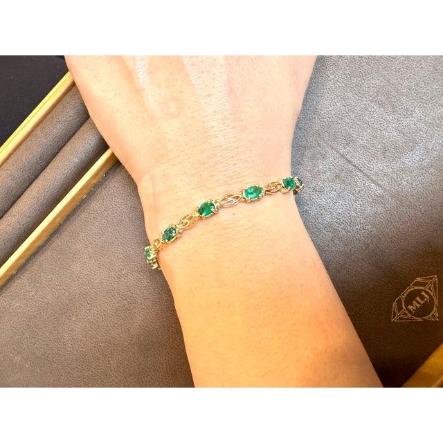 5.5 Ct Natural Emerald & Diamond Cocktail Tennis Bracelet 14 Karat Yellow Gold For Sale - Image 12 of 18