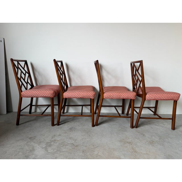 1960s English Georgian Chinese Chippendale Style Mahogany Cockpen Dining Chairs – Set of 4 For Sale - Image 4 of 17