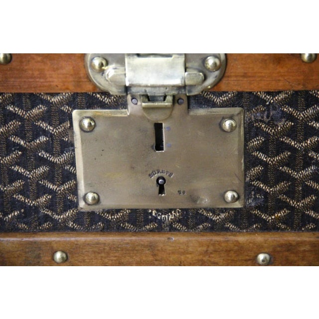 1920s Herringbone Canvas Trunk from Goyard, 1920s For Sale - Image 5 of 18
