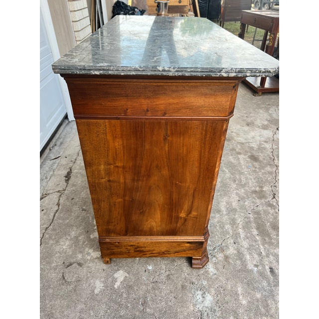 French 19th Century Louis Philippe Burl Walnut Marble Top Commode For Sale - Image 6 of 12