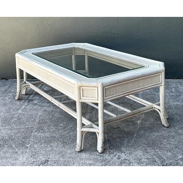 Late 20th Century Vintage Rattan Fretwork Medallion Coffee Table For Sale - Image 5 of 12