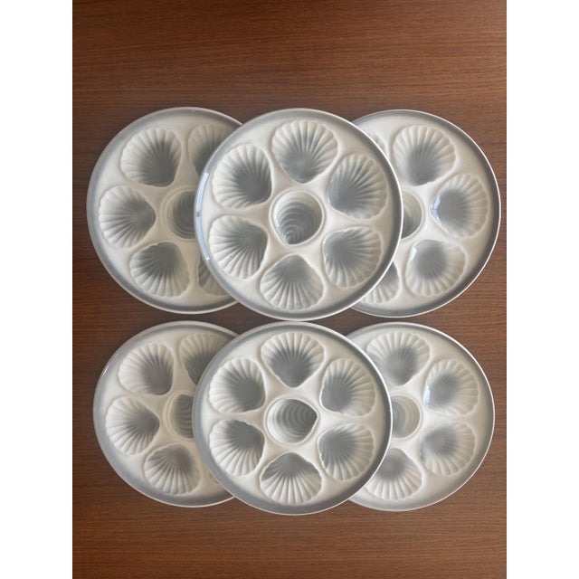 White and Gray Oyster Plate Set from Moulin Des Loups, Set of 6 For Sale - Image 5 of 5