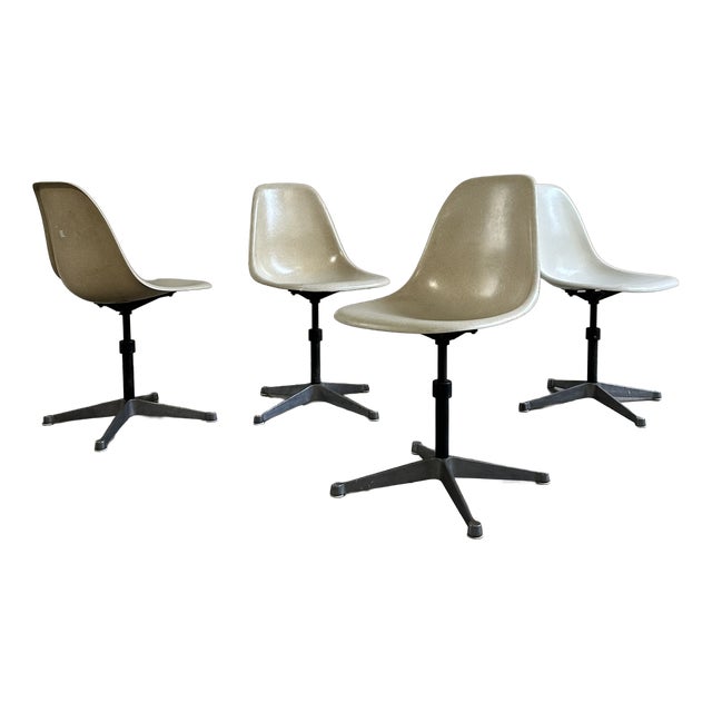 Vintage Chairs by Charles and Ray Eames for Herman Miller, 1960s, Set of 4 For Sale