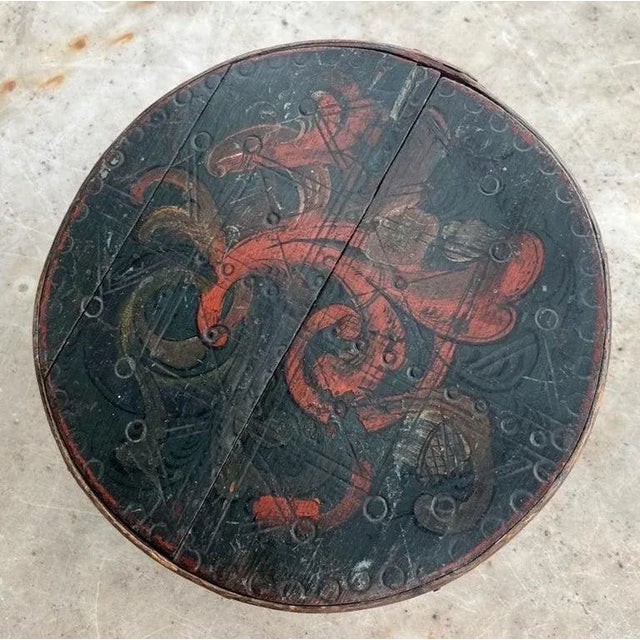 19Thc Early & original painted signed & dated 1818 pantry box with the lid. This finely decorated pantry box is in very...