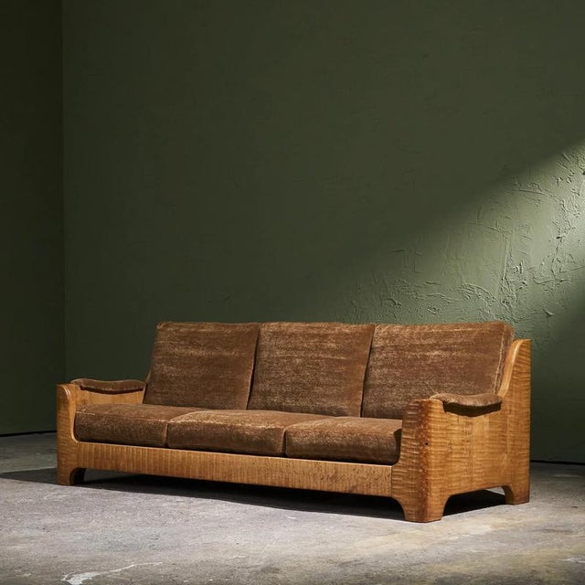 Mohair Solid OakHeight 77 cm / 30.31 in Width 206 cm / 81.10 in Depth 85 cm / 33.46 in Seat height 36 cm / 14.17 in This...