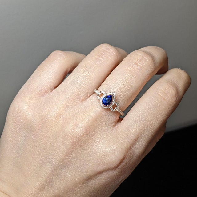 Modern Ceylon Sapphire Diamond Halo Ring: Solid 14k Gold, Pear Shape 6x4mm, Size 6.75 For Sale - Image 3 of 6