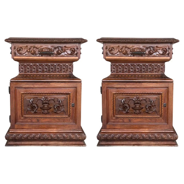 Italian Hand Carved Walnut Monumental Nightstands 19th Century With Drawer For Sale - Image 13 of 13