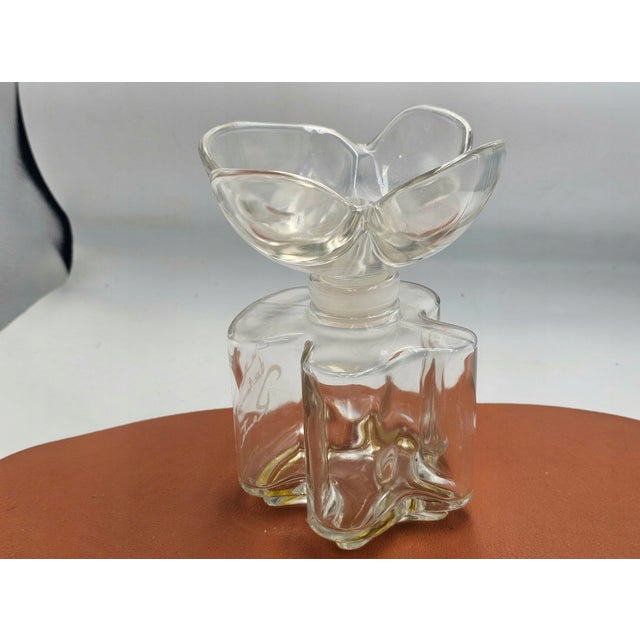 Vintage 1977 Oscar De La Renta perfume bottle, capacity 600 ml, dimensions: height 19 cm, diameter 13.7 cm.