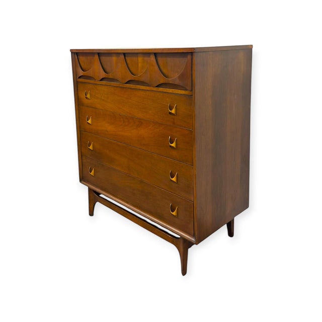 Broyhill Brasilia Vintage Mid Century Modern Broyhill Brasilia Walnut 5-Drawer Tallboy Dresser. For Sale - Image 4 of 13