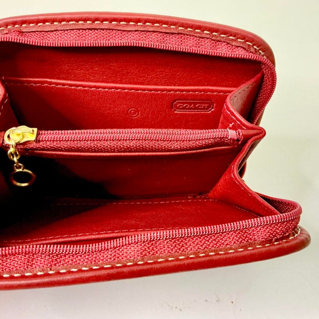 Ruby Red 1996 Vintage Boho Chic Coach Red Leather Small Zipper Closure Cards & Money Wallet. For Sale - Image 8 of 10