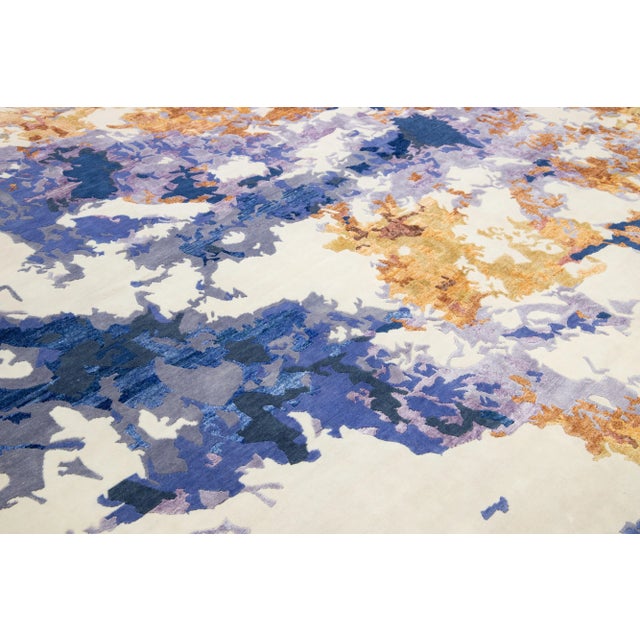 Multicolored Contemporary Wool and Silk Rug With Abstract Design For Sale In New York - Image 6 of 11