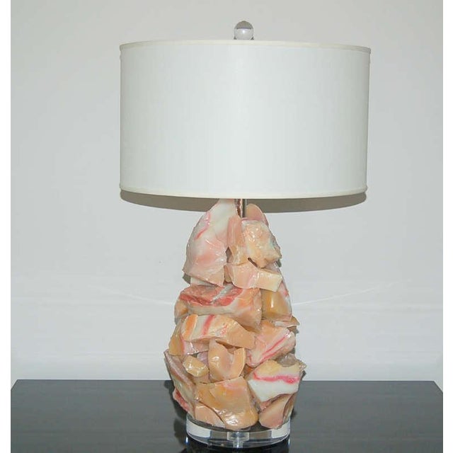 Mid-Century Modern Sculpted Glass Table Lamps in Pink For Sale - Image 3 of 8