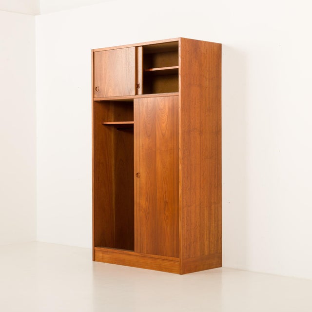 Danish Teak Wardrobe from Hundevad & Co., 1960s For Sale - Image 6 of 13