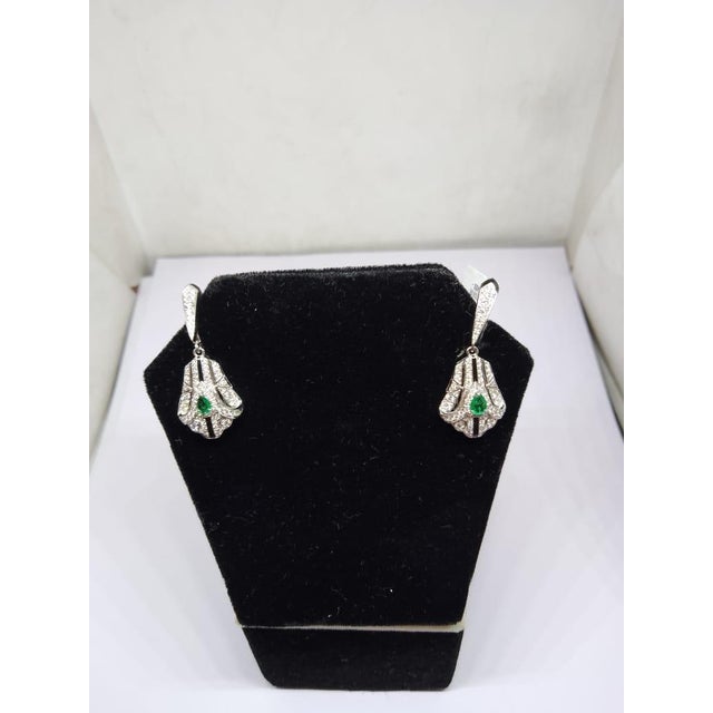 Metal Natural Emerald and Diamond Stud Earrings in 18k Gold For Sale - Image 7 of 8