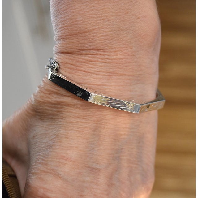 Vintage Engraved Octagon Shaped Hinged Sterling Silver Bangle Bracelet For Sale - Image 10 of 17