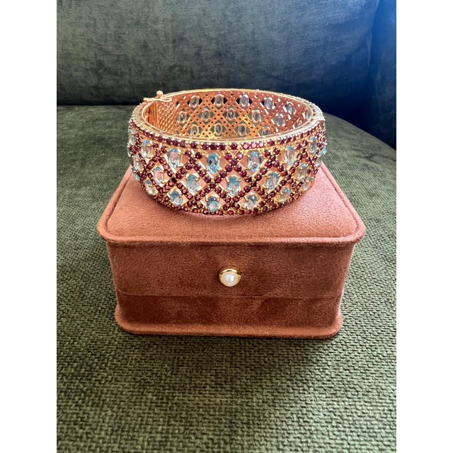 Bochic "Capri" Vintage Rhodolite & Multi Gem Bangle Set In 18K Gold & Silver For Sale - Image 12 of 18