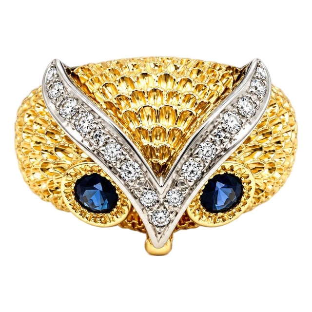 Late 20th Century Estate 14k Two-Tone Gold Sapphire Eyes & Diamond Owl Design Ring, Size 9 For Sale