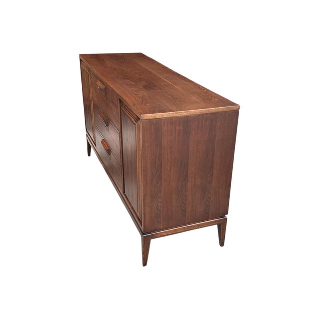 1960s 1960s Mid-Century Modern Walnut Credenza Sculpted Pulls 3 Drawers Cabinet Storage For Sale - Image 5 of 12