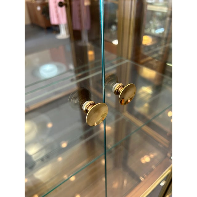 1990s Mastercraft Style Brass + Glass Lighted Display Cabinet For Sale - Image 9 of 12
