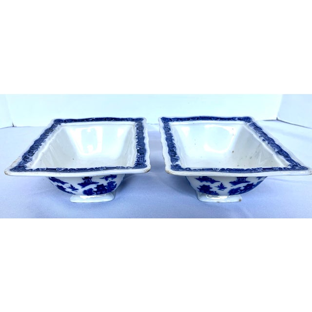Chinoiserie Antique 19th Century "Mandarin" English Flow Blue Footed Serving Dishes - A Pair For Sale - Image 3 of 18