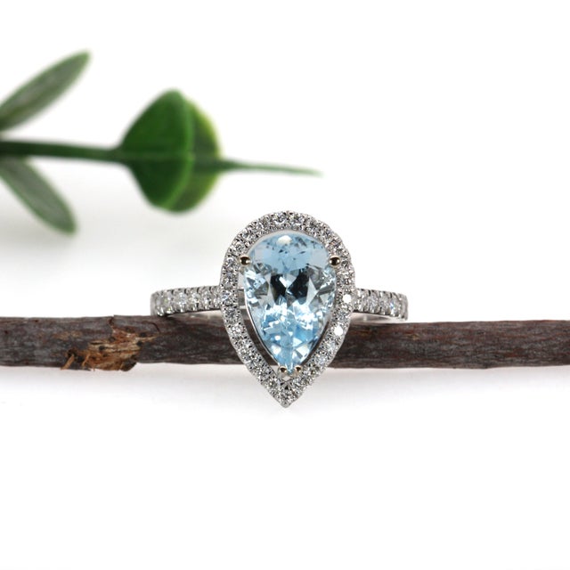 Contemporary 2.18cts Pear Aquamarine With Diamond Halo Ring in Solid 14k White Gold, Size 6.75 For Sale - Image 3 of 7