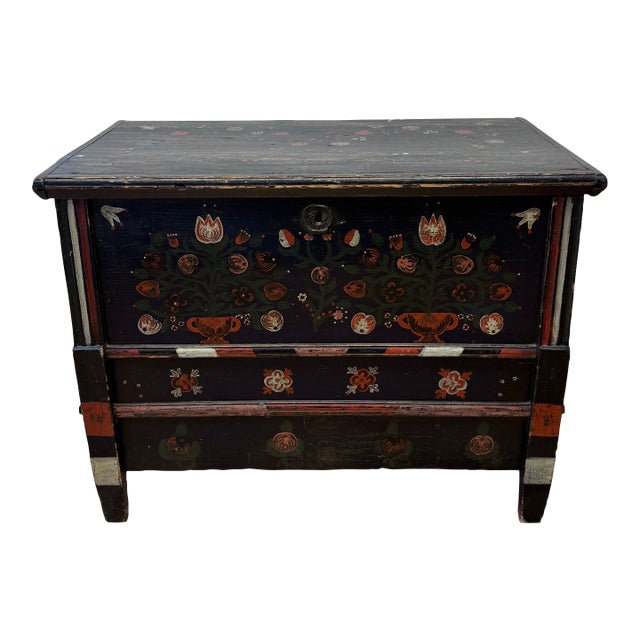 19th Century Scandinavian Folk Painted Blanket Chest For Sale