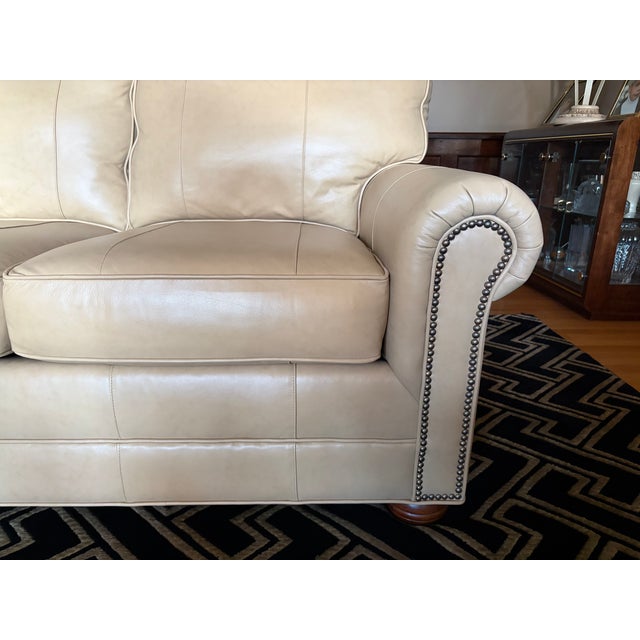 Up for sale is an exceptional, completely unused luxury sofa from elite heritage maker Lexington Home Brands (Model...