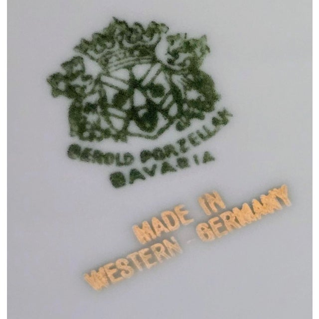 White Gerold Porzellan Bavaria White Cabinet Vase With Gold Trim – Western Germany Mid 20th Century For Sale - Image 8 of 9