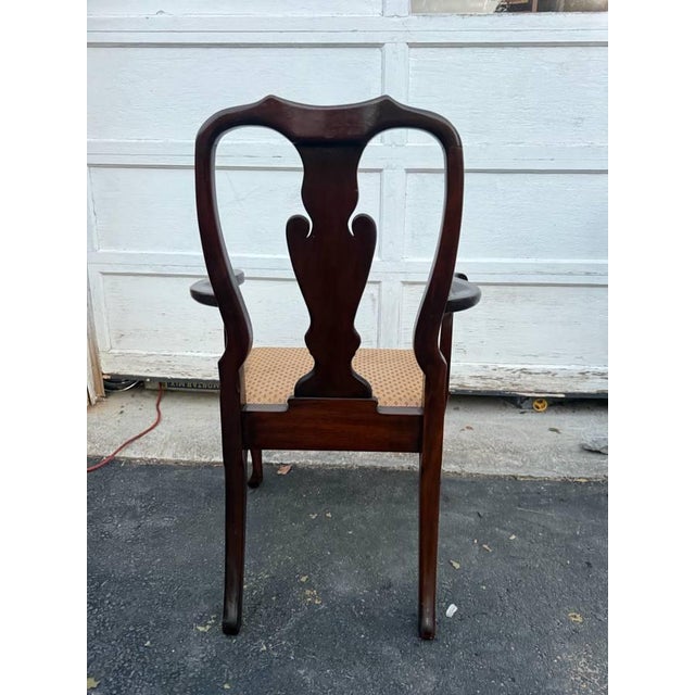 Queen Anne Late 20th Century Henkel Harris Queen Anne Style Mahogany Open Dining Armchair For Sale - Image 3 of 14