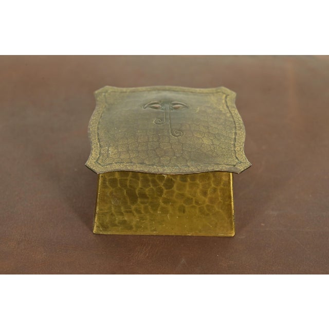 Art Deco Roycroft Arts & Crafts Hammered Brass Over Copper Inkwell For Sale - Image 3 of 15
